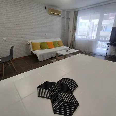 фамилия 100м от морето в Appartement