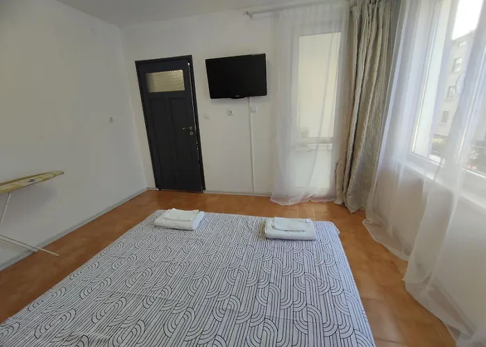 Апартамент фамилия 100м от морето в Равда