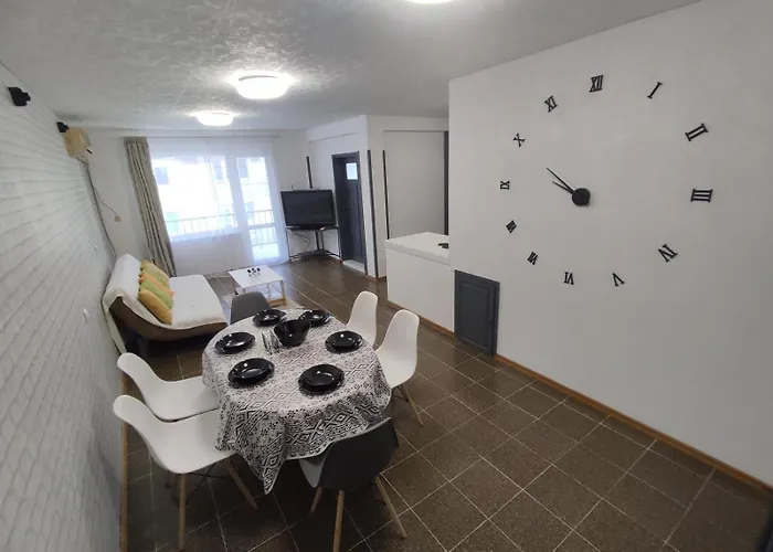 фамилия 100м от морето в Апартамент Равда