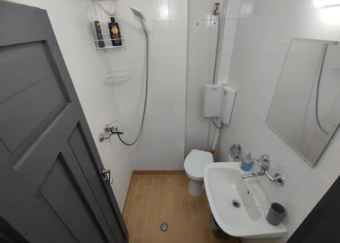 фамилия 100м от морето в * Равда