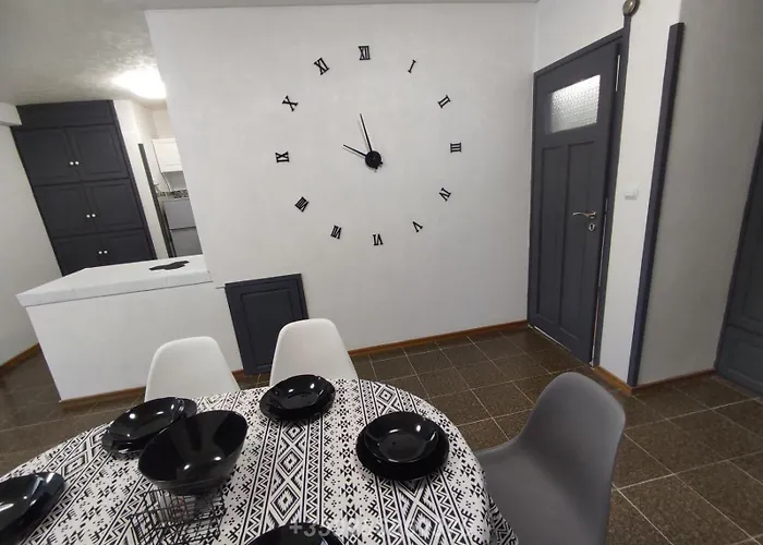 Апартамент фамилия 100м от морето в