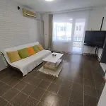фамилия 100м от морето в Apartament *