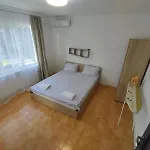 фамилия 100м от морето в