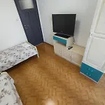 фамилия 100м от морето в