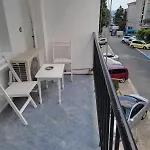 фамилия 100м от морето в *