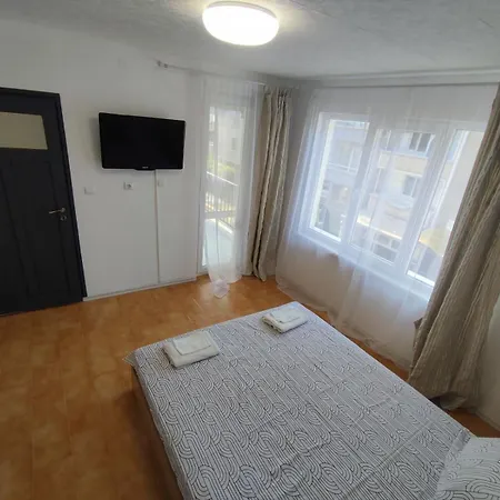 Apartmán фамилия 100м от морето в