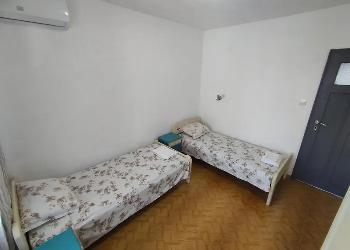 фамилия 100м от морето в Lejlighed Ravda