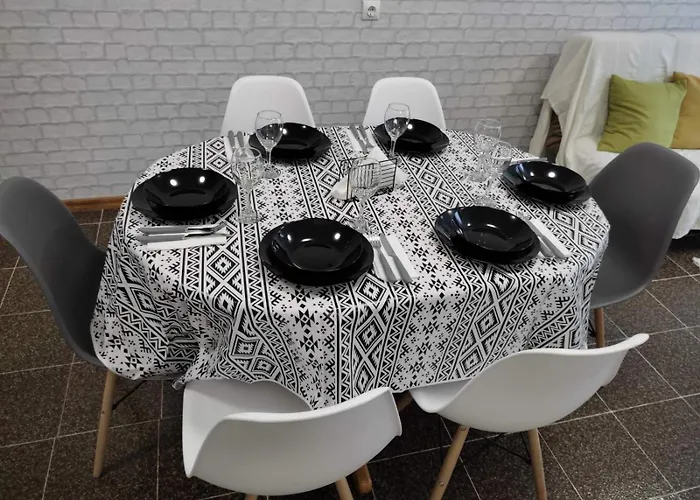 фамилия 100м от морето в